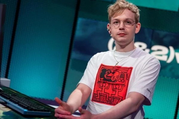 CS2 BLAST秋季决赛 FaZe对阵Spirit broky与donk狙击对位谁能在关键枪线占上风